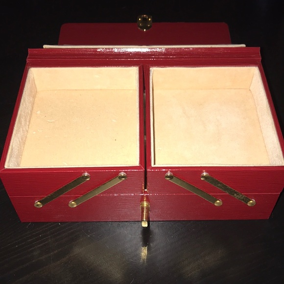 Red jewelry box - Picture 3 of 8
